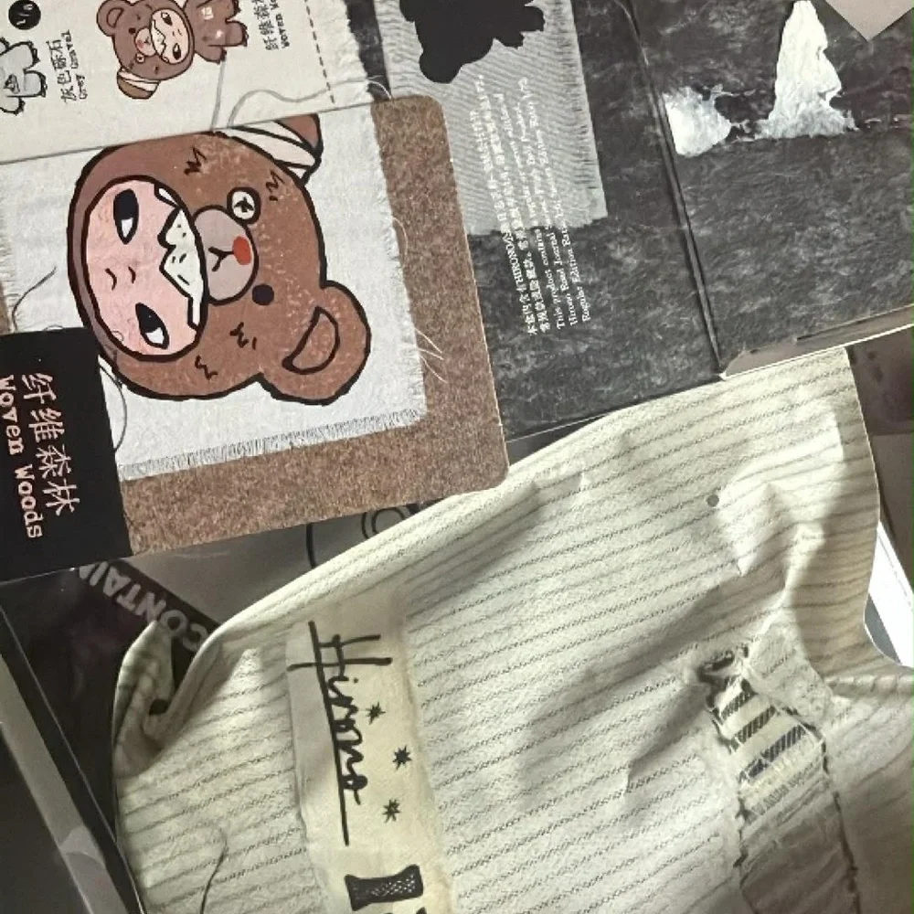 Pop Mart Hirono bag, sealed box only opened from bottom to confirm - Picture 2 of 2